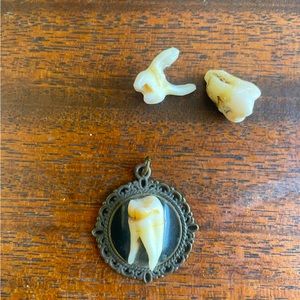 Hmn Tooth Necklace Pendant